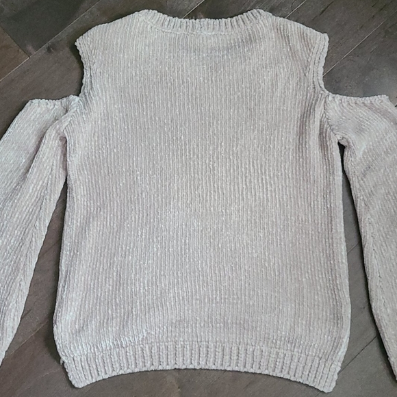 Express Chenille Cold Shoulder Sweater - Picture 6 of 7